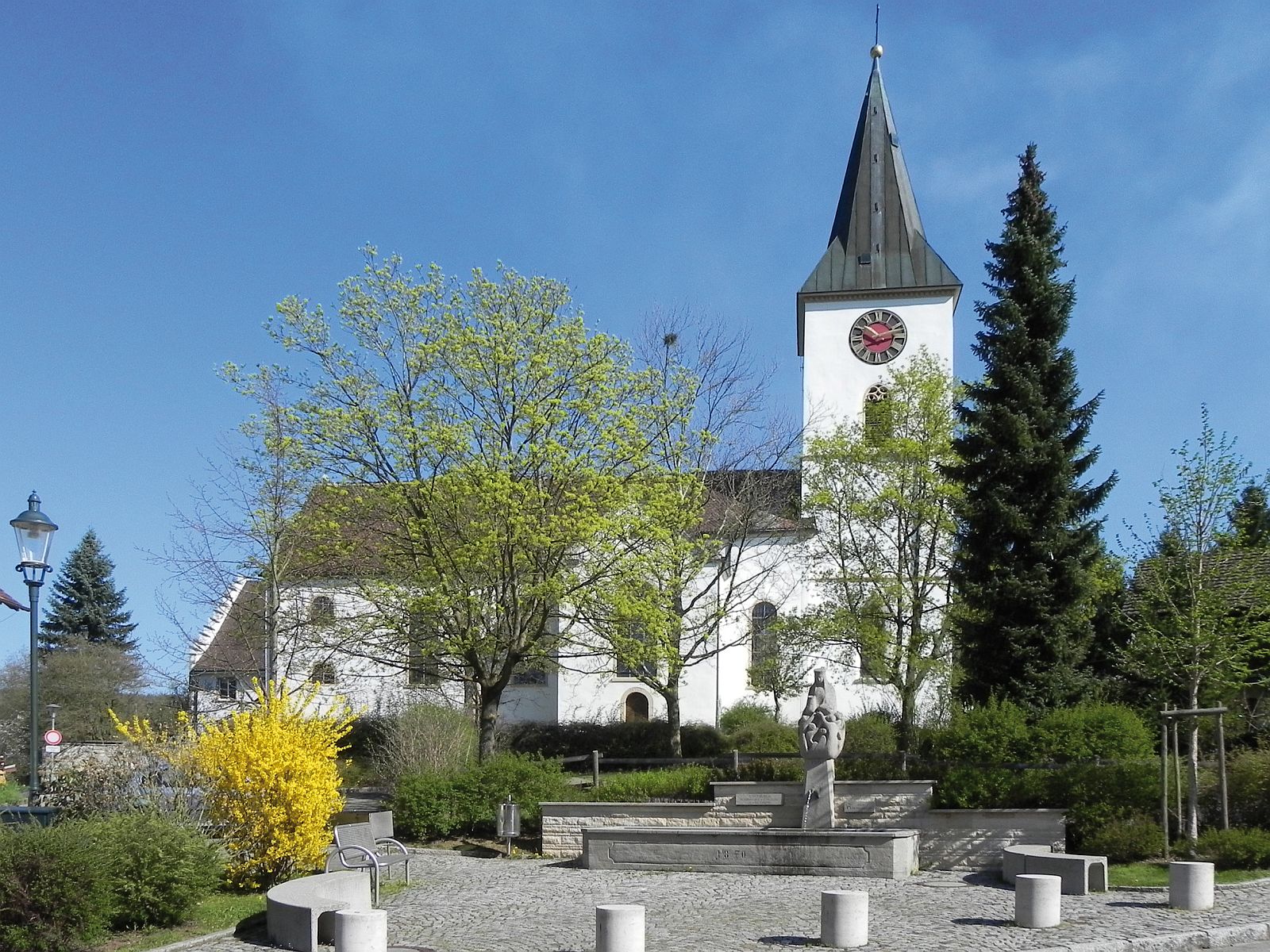                                                     Kirche in Bühl                                    